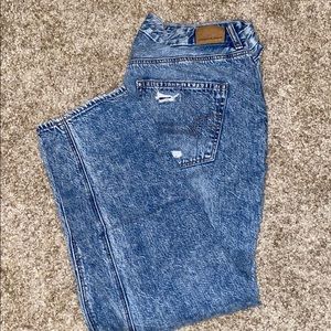 American Eagle Curvy Mom Jean